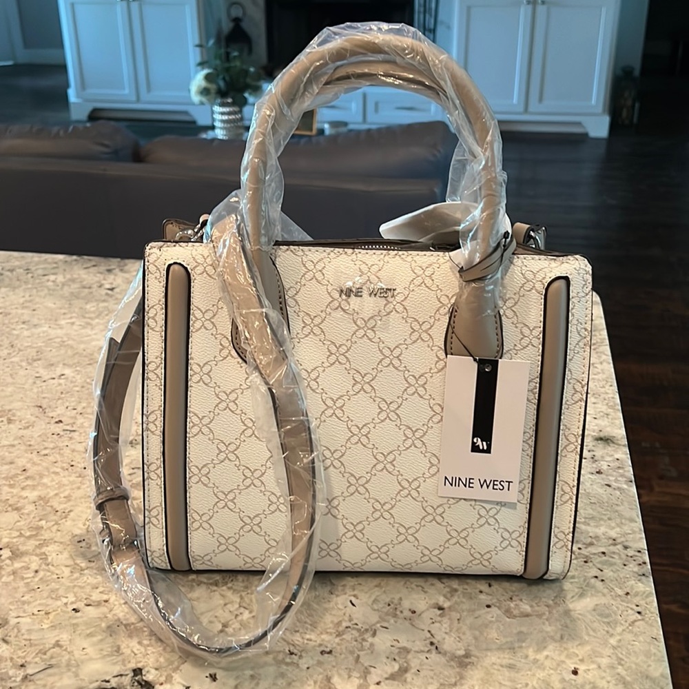 NEW Nine West handbag Aidenne